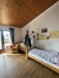 Attraktives Einfamilienhaus in Split-Level-Bauweise mit schnuckeligem Garten in Beuel-Bechlinghoven! - Blick ins Schlafzimmer